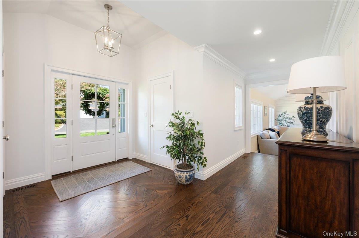 5 Fleetwood Drive, Huntington Bay, NY 11743