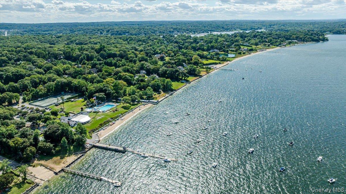 5 Fleetwood Drive, Huntington Bay, NY 11743