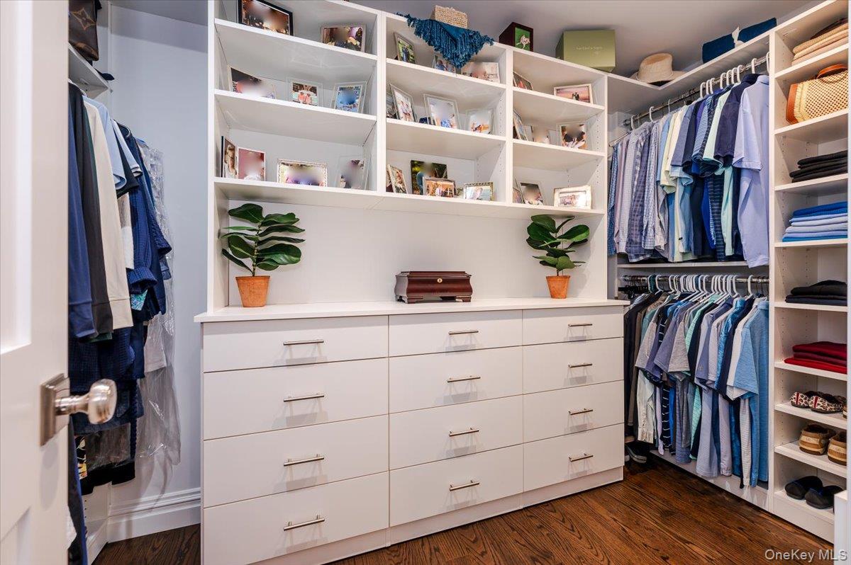 5 Fleetwood Drive, Huntington Bay, NY 11743