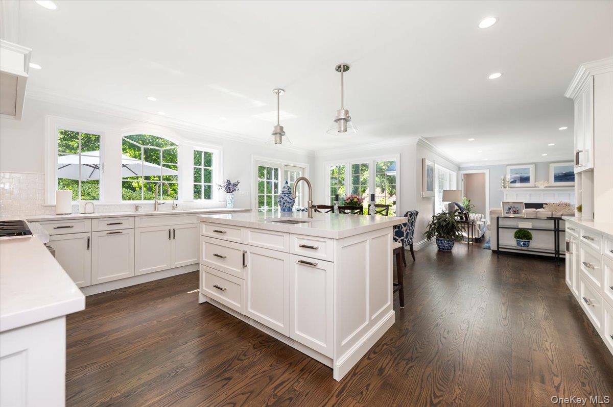 5 Fleetwood Drive, Huntington Bay, NY 11743