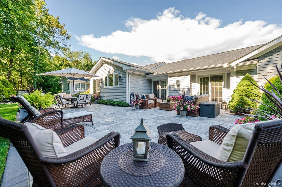 5 Fleetwood Drive, Huntington Bay, NY 11743