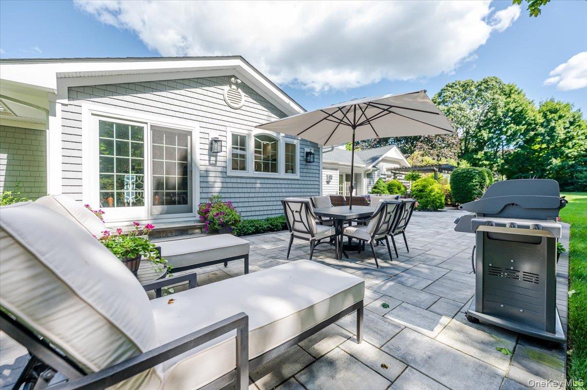 5 Fleetwood Drive, Huntington Bay, NY 11743