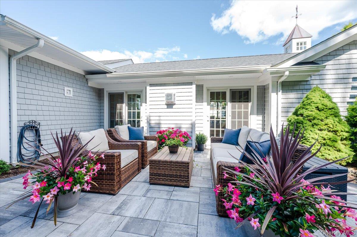 5 Fleetwood Drive, Huntington Bay, NY 11743