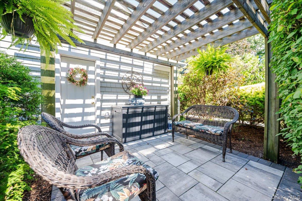 5 Fleetwood Drive, Huntington Bay, NY 11743