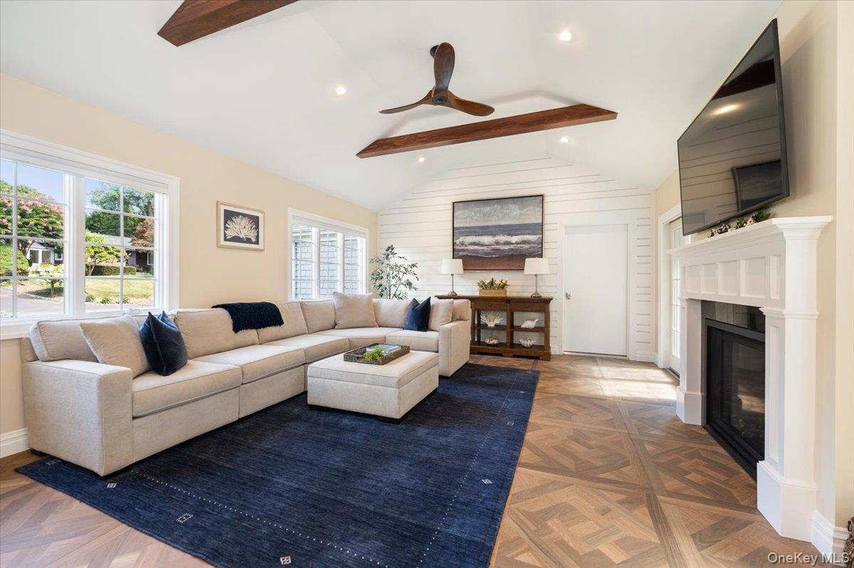 5 Fleetwood Drive, Huntington Bay, NY 11743