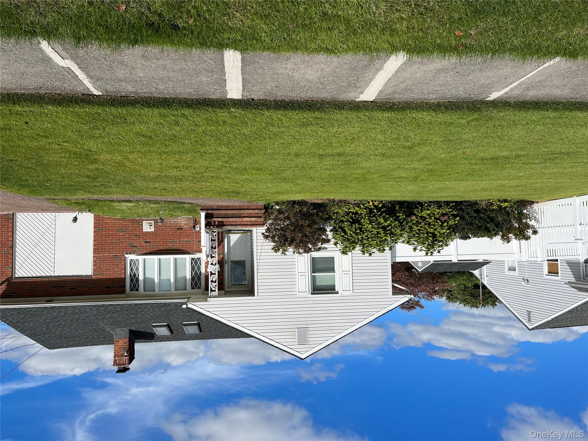 35 Laurel Court, Plainview, NY 11803