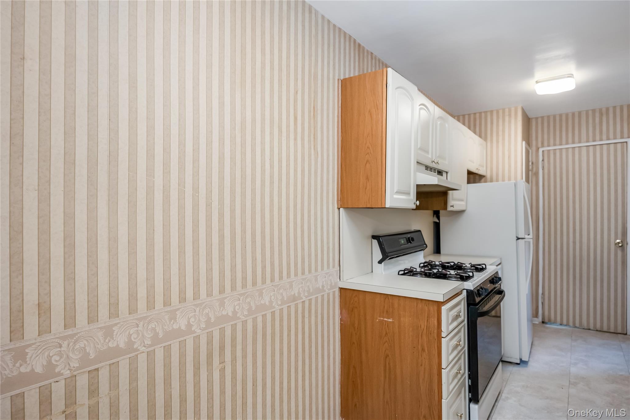 211-10 18th Avenue # 4G, Bayside, NY 11360