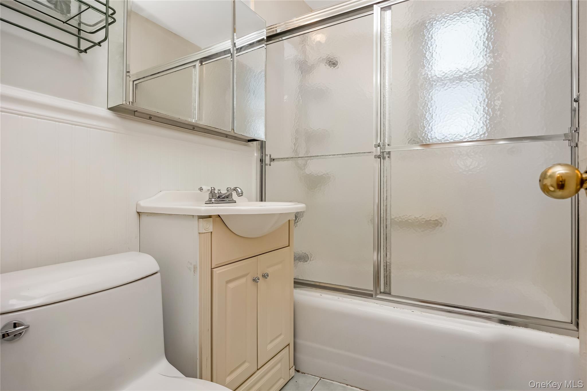 211-10 18th Avenue # 4G, Bayside, NY 11360