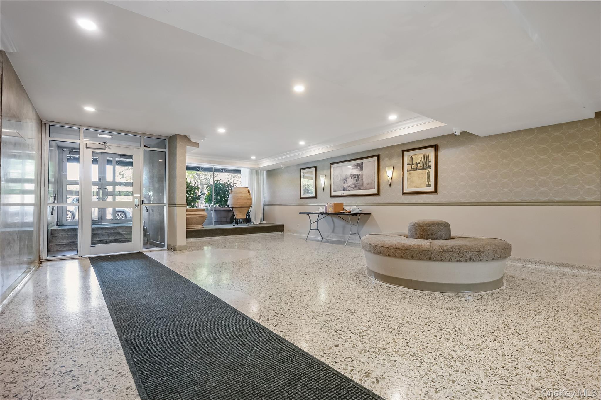 211-10 18th Avenue # 4G, Bayside, NY 11360