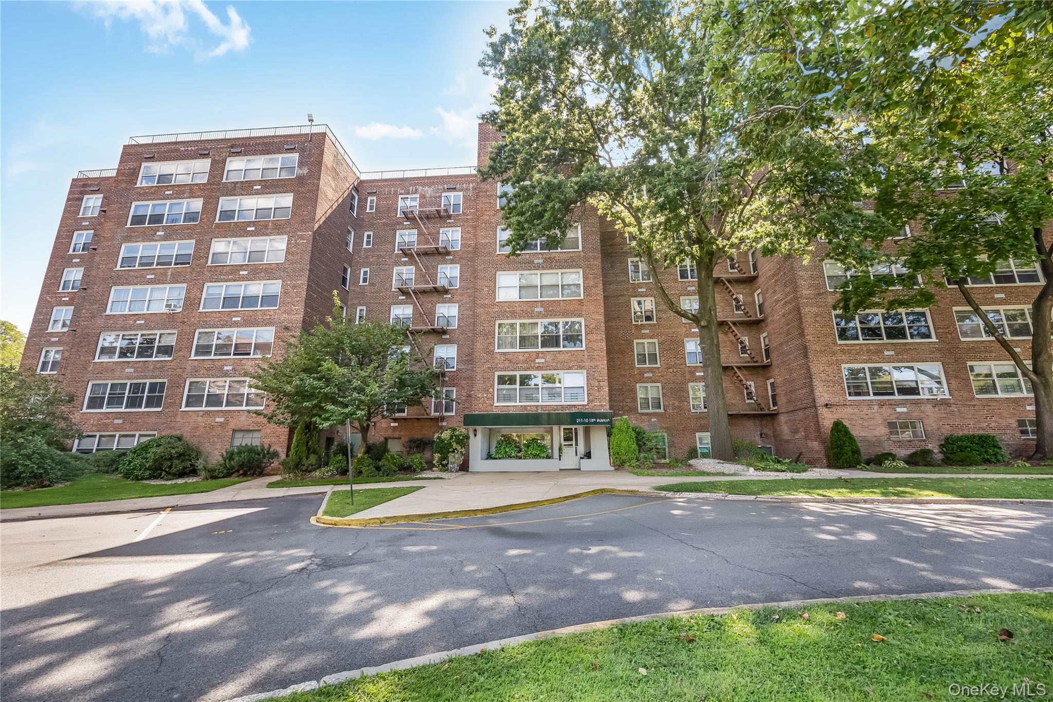 211-10 18th Avenue # 4G, Bayside, NY 11360