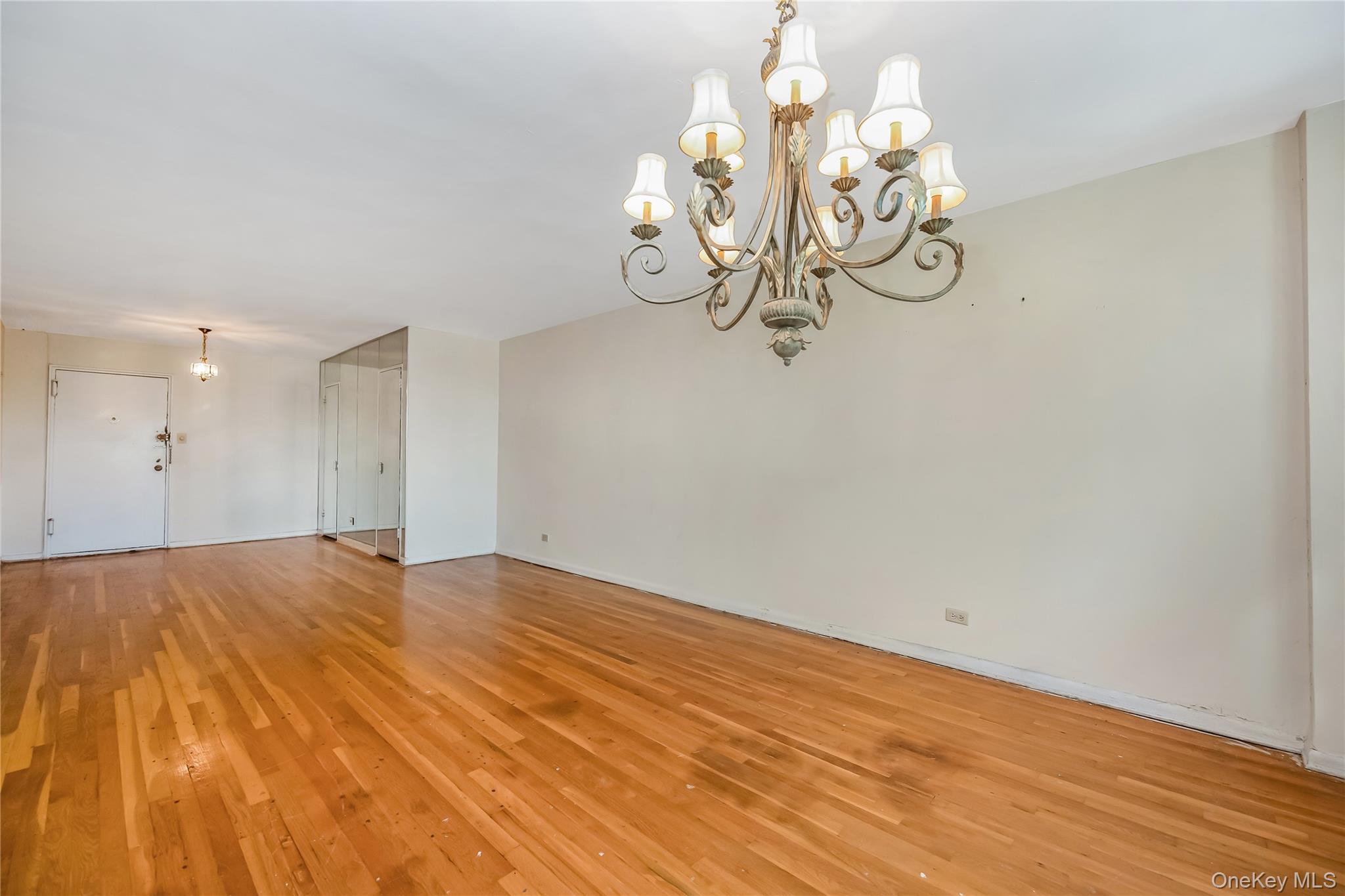 211-10 18th Avenue # 4G, Bayside, NY 11360