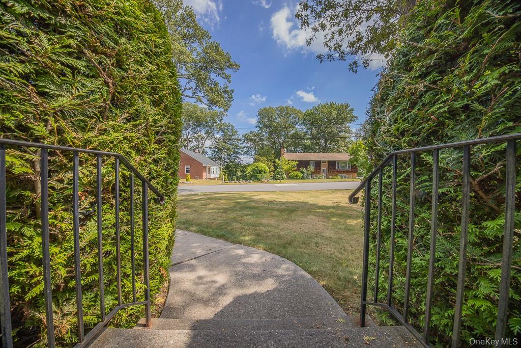 85 Lt Cox Drive, Pearl River, NY 10965