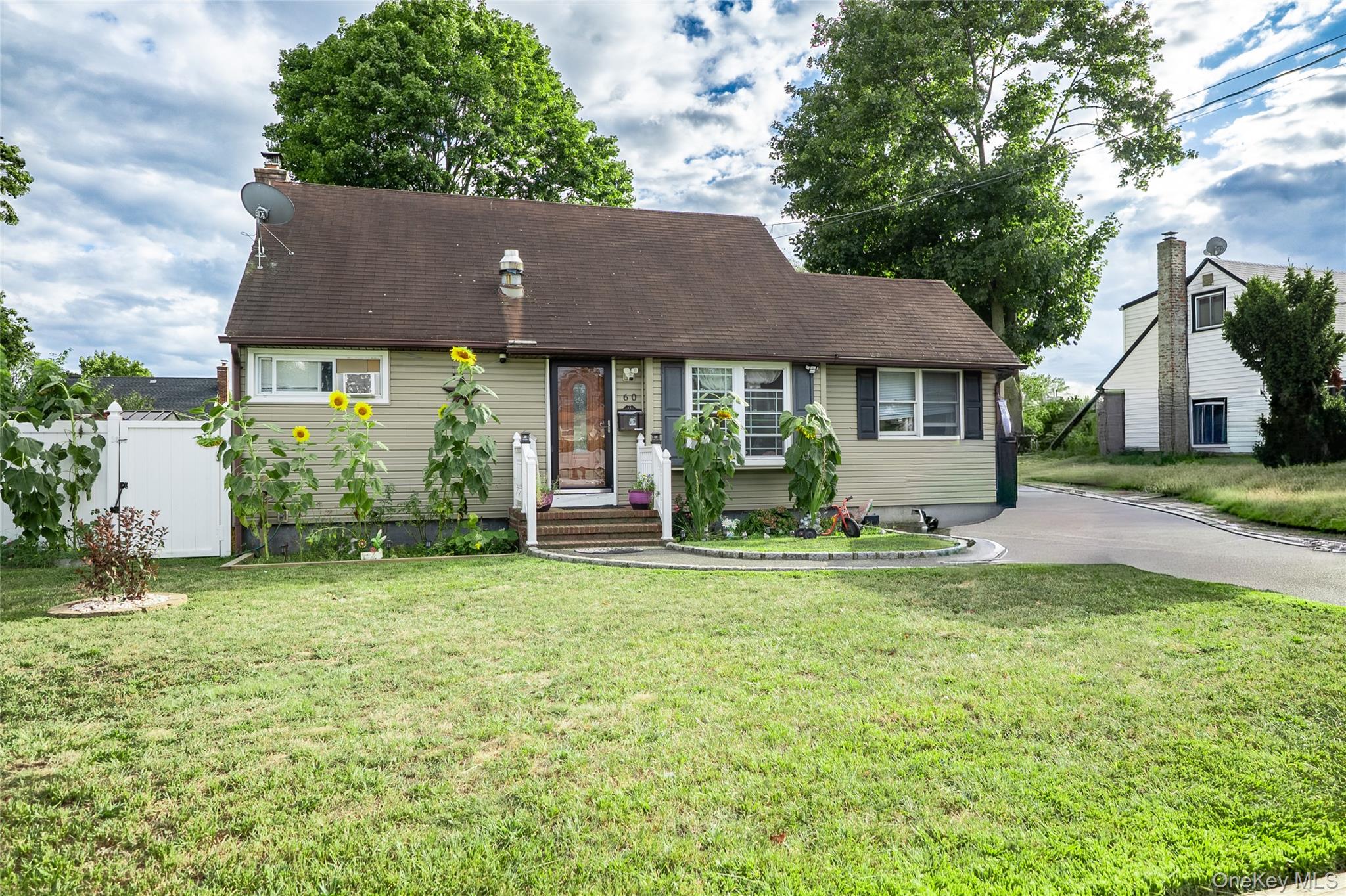 60 32nd Street, Copiague, NY 11726