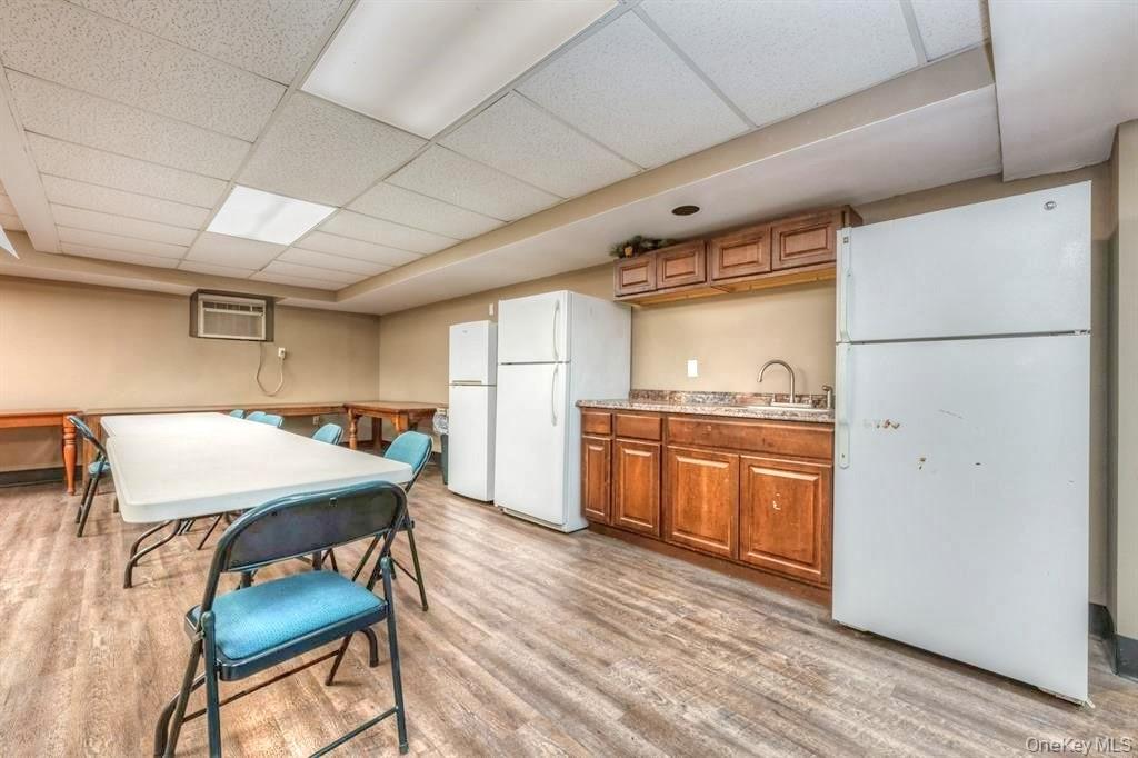 16 Main Street # 2-Q, East Rockaway, NY 11518