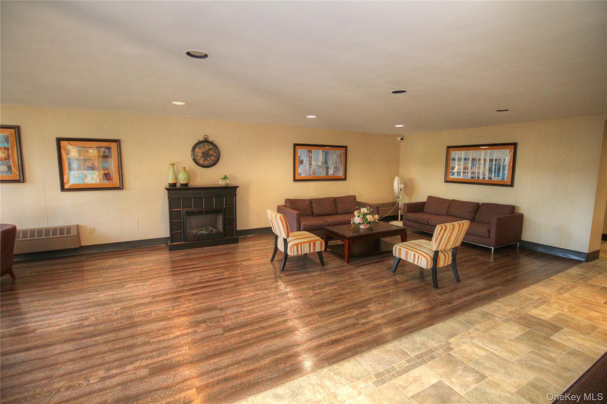 16 Main Street # 2-Q, East Rockaway, NY 11518