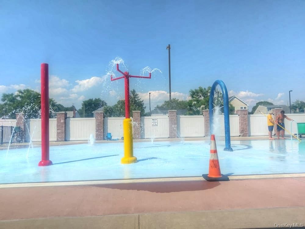 16 Main Street # 2-Q, East Rockaway, NY 11518