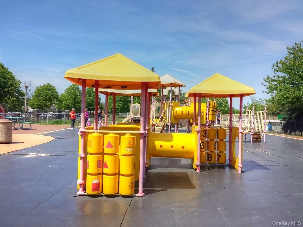 16 Main Street # 2-Q, East Rockaway, NY 11518