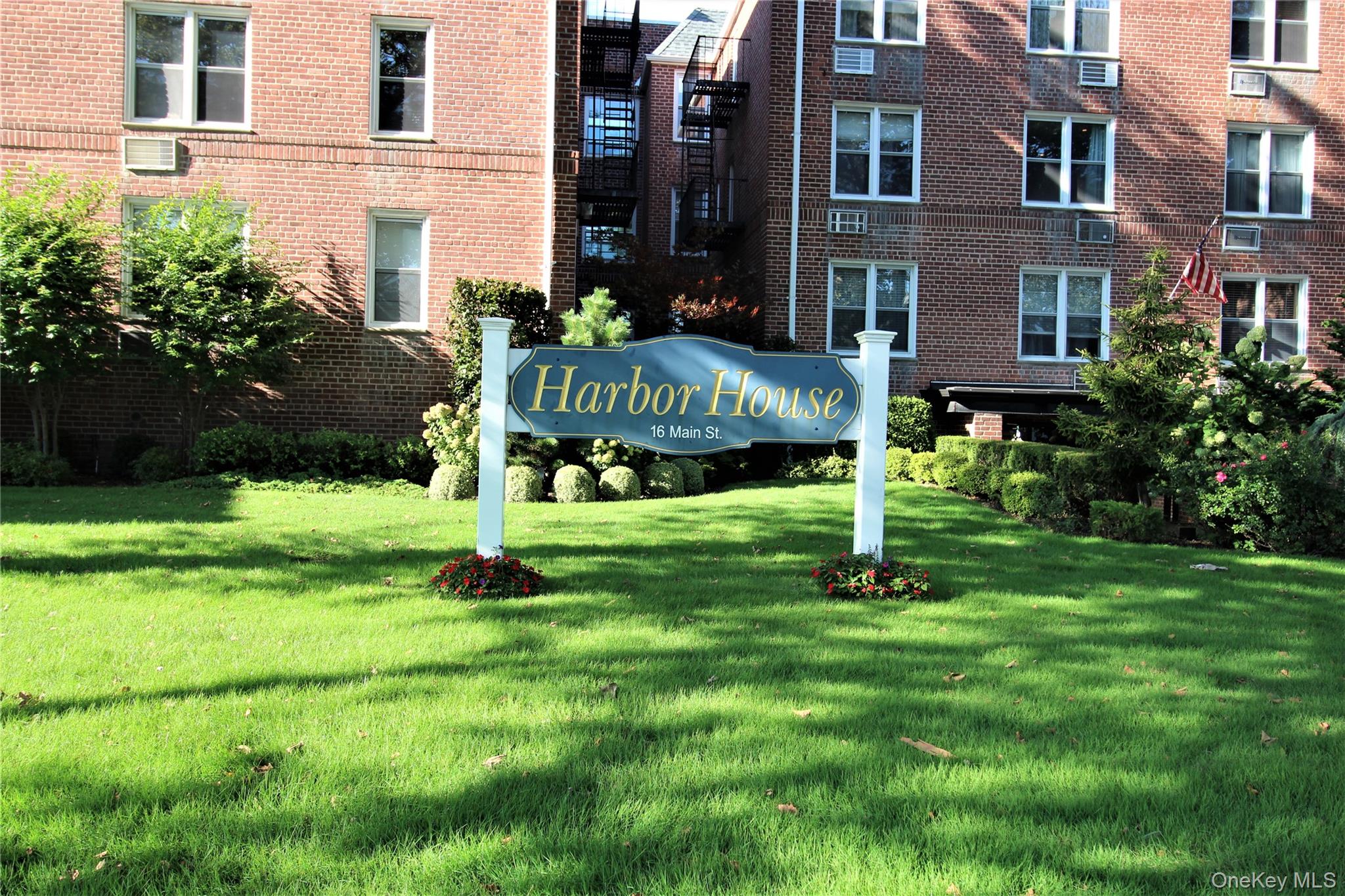 16 Main Street # 2-Q, East Rockaway, NY 11518