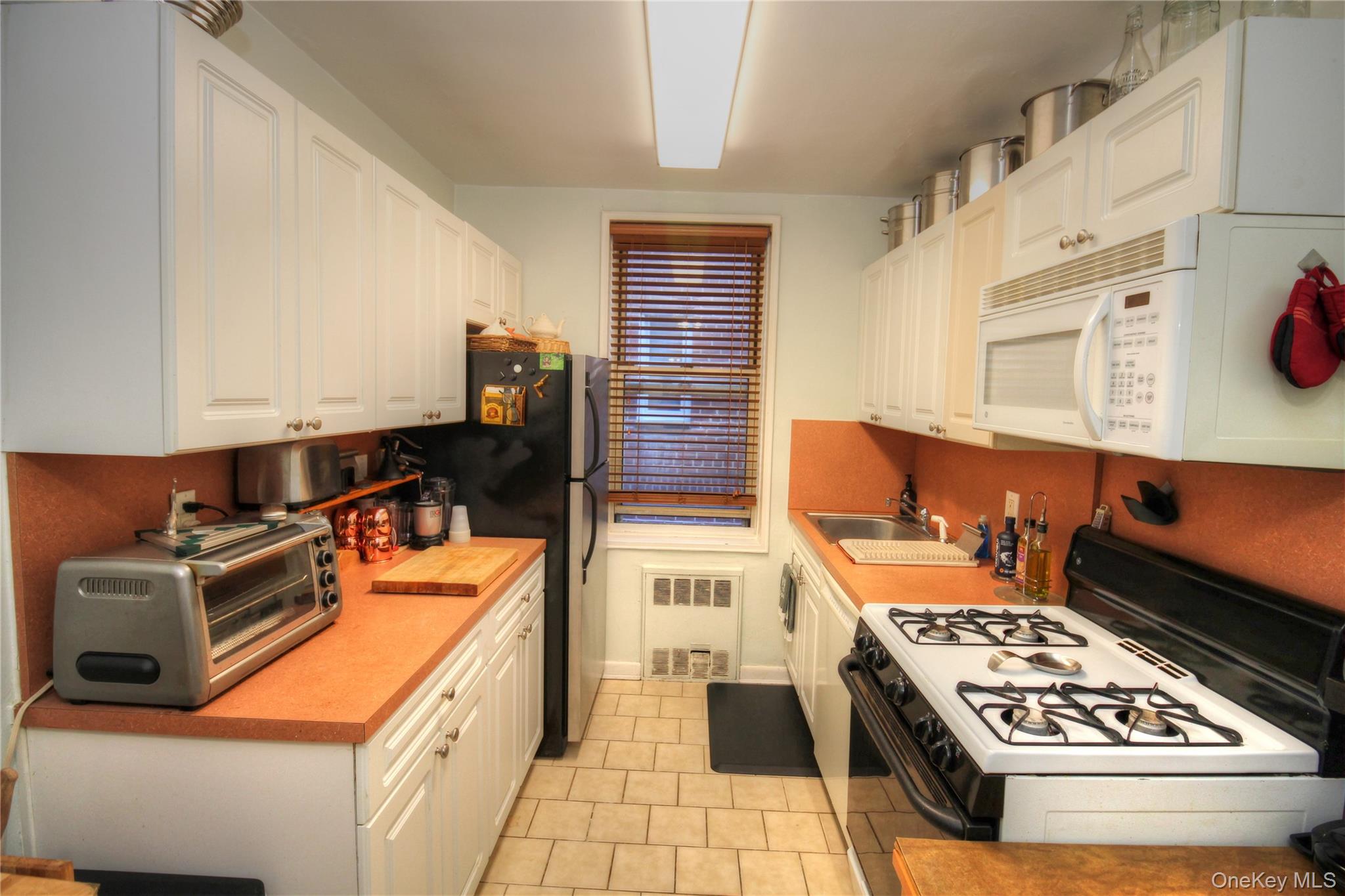 16 Main Street # 2-Q, East Rockaway, NY 11518