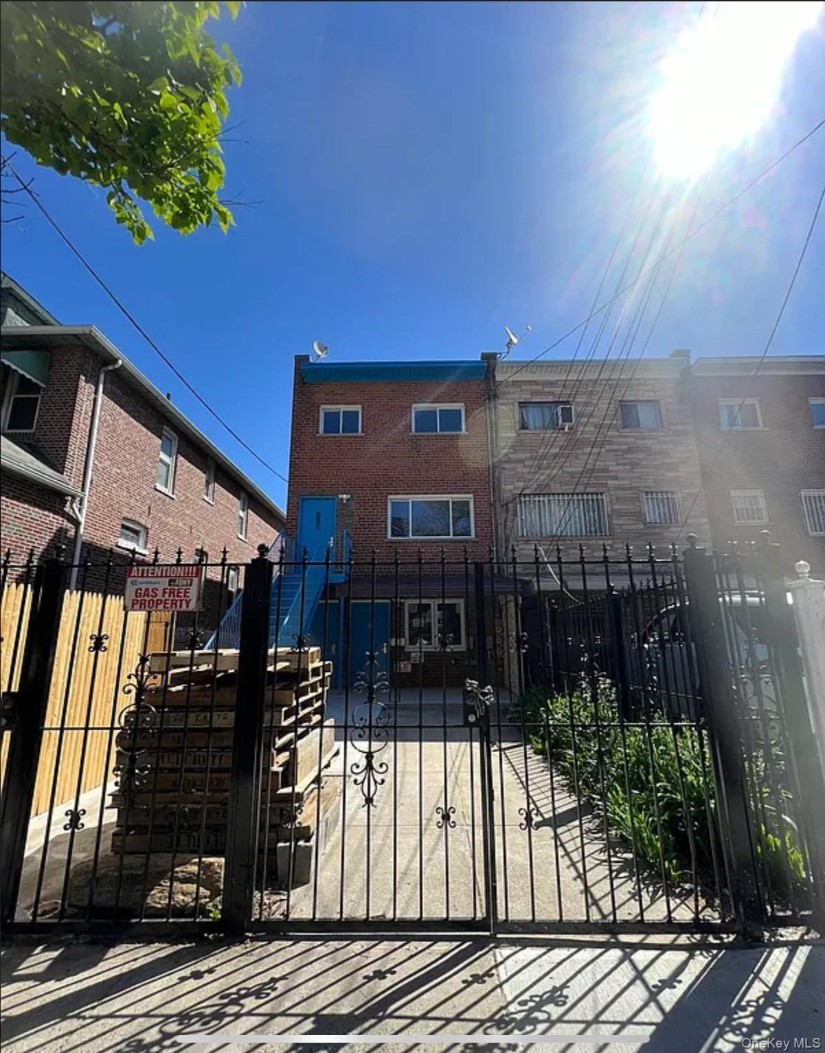 718 Rosedale Avenue, Bronx, NY 10473