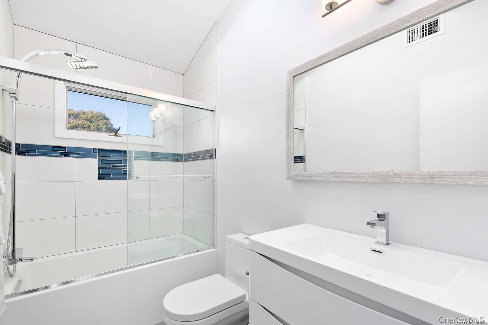 7 Harbor Road, Hampton Bays, NY 11946