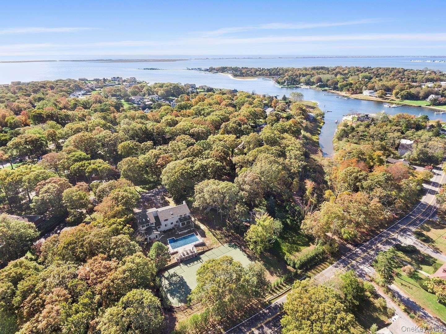 7 Harbor Road, Hampton Bays, NY 11946