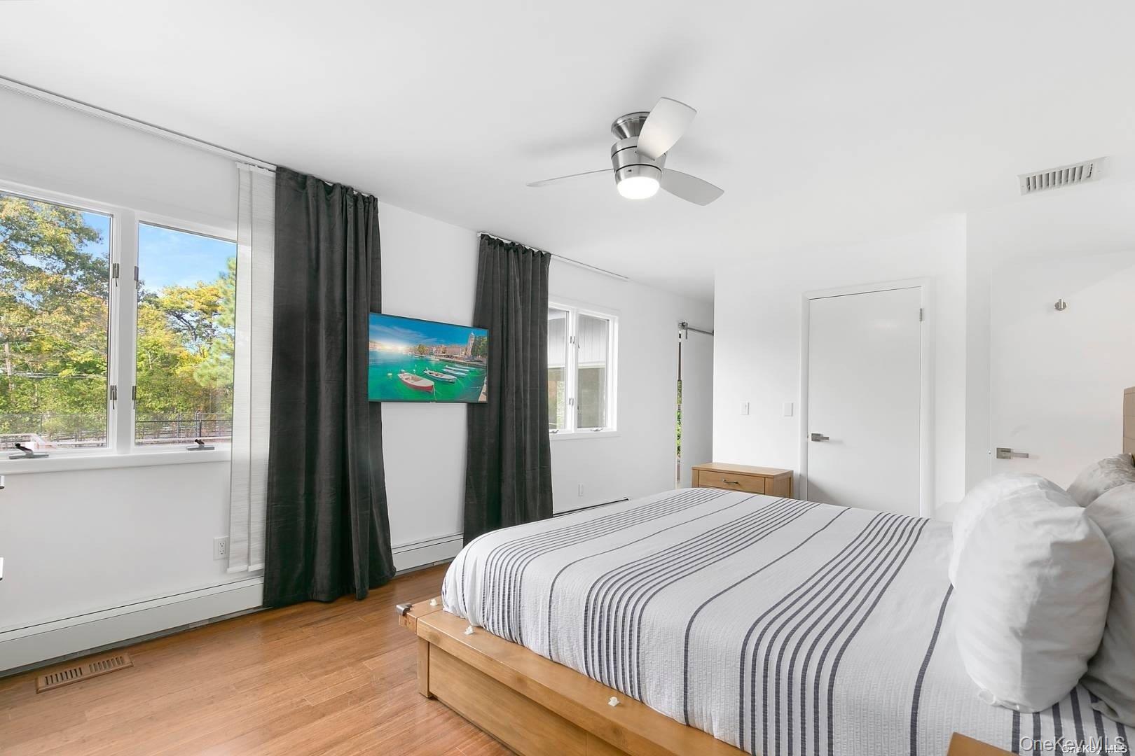 7 Harbor Road, Hampton Bays, NY 11946