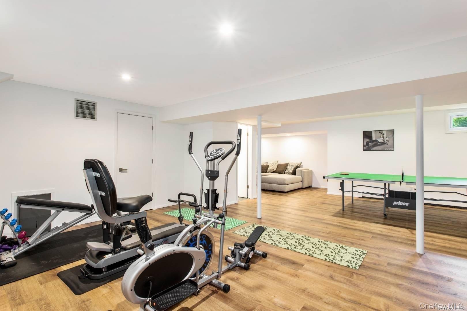 7 Harbor Road, Hampton Bays, NY 11946