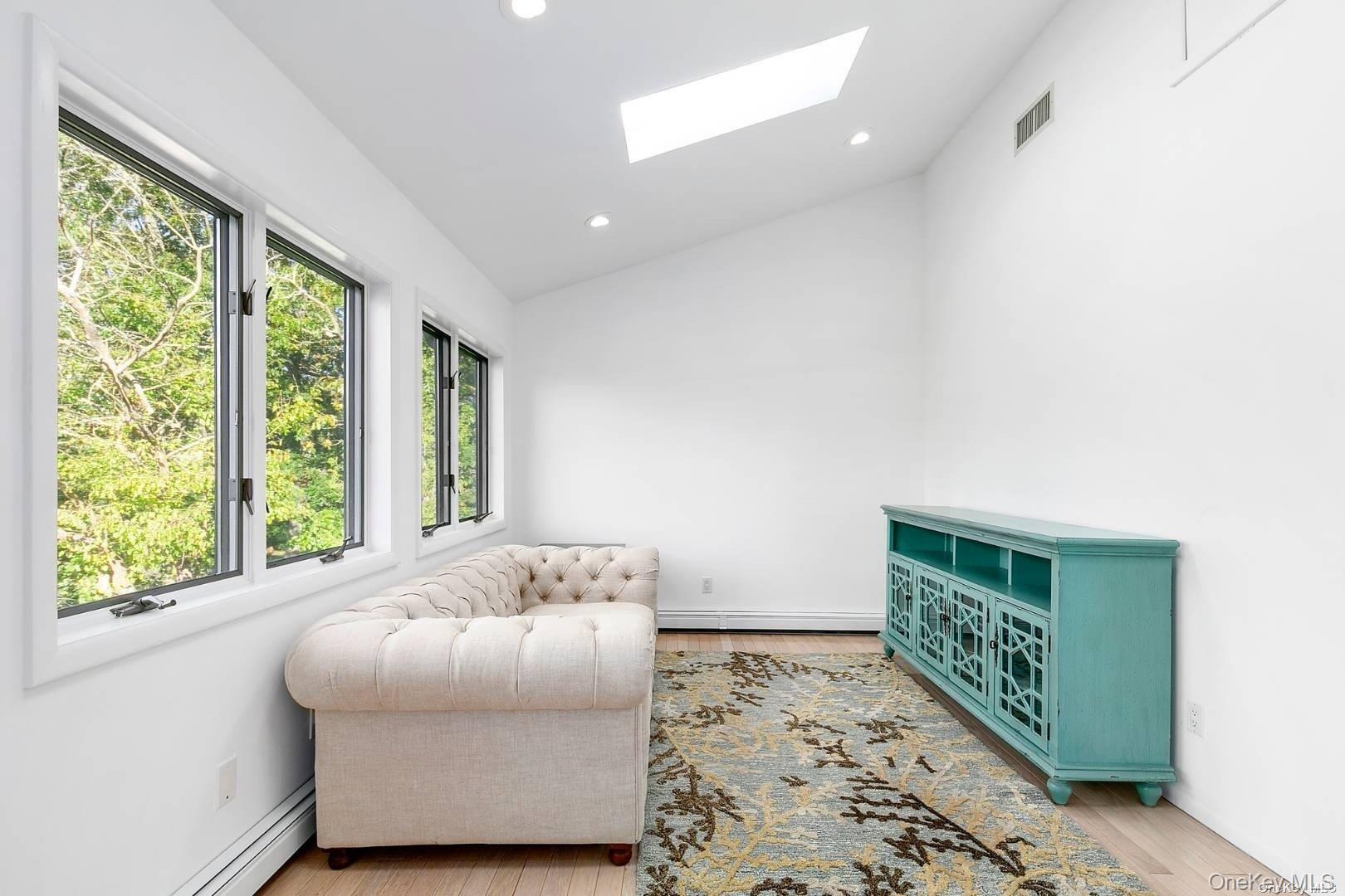 7 Harbor Road, Hampton Bays, NY 11946