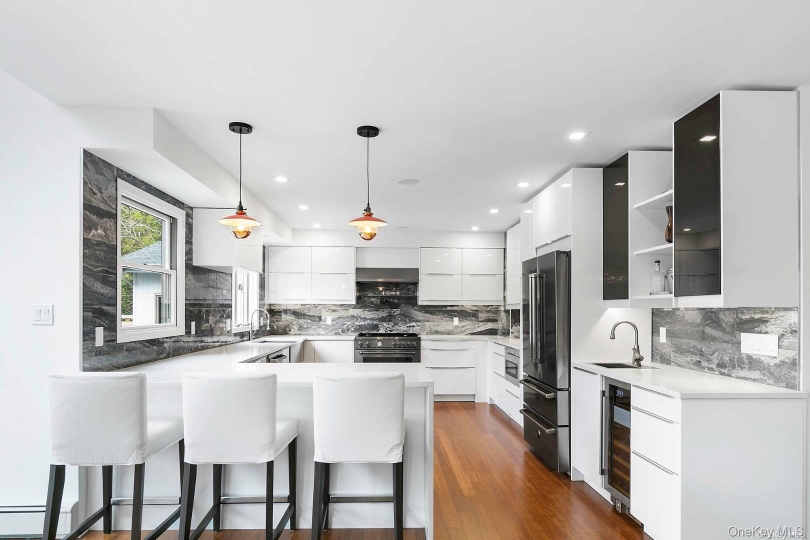 7 Harbor Road, Hampton Bays, NY 11946