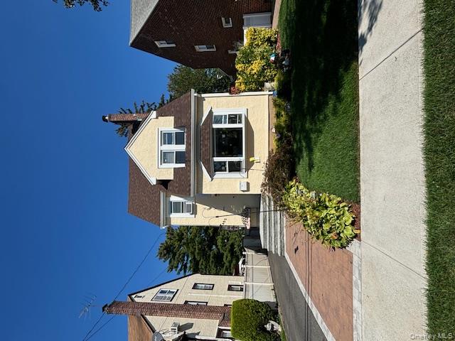 452 Macatee Place, Mineola, NY 11501