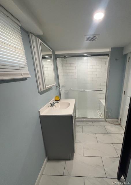 452 Macatee Place, Mineola, NY 11501