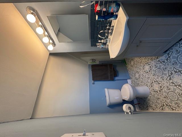 452 Macatee Place, Mineola, NY 11501