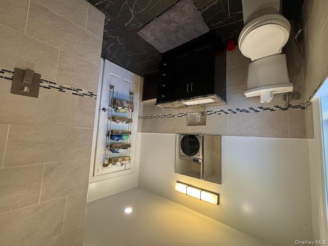 452 Macatee Place, Mineola, NY 11501