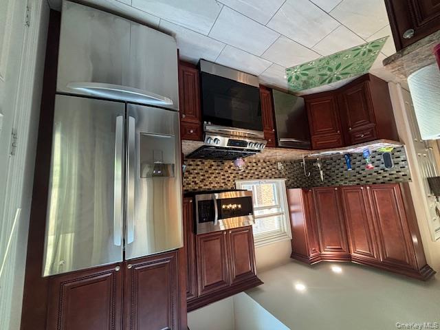 452 Macatee Place, Mineola, NY 11501