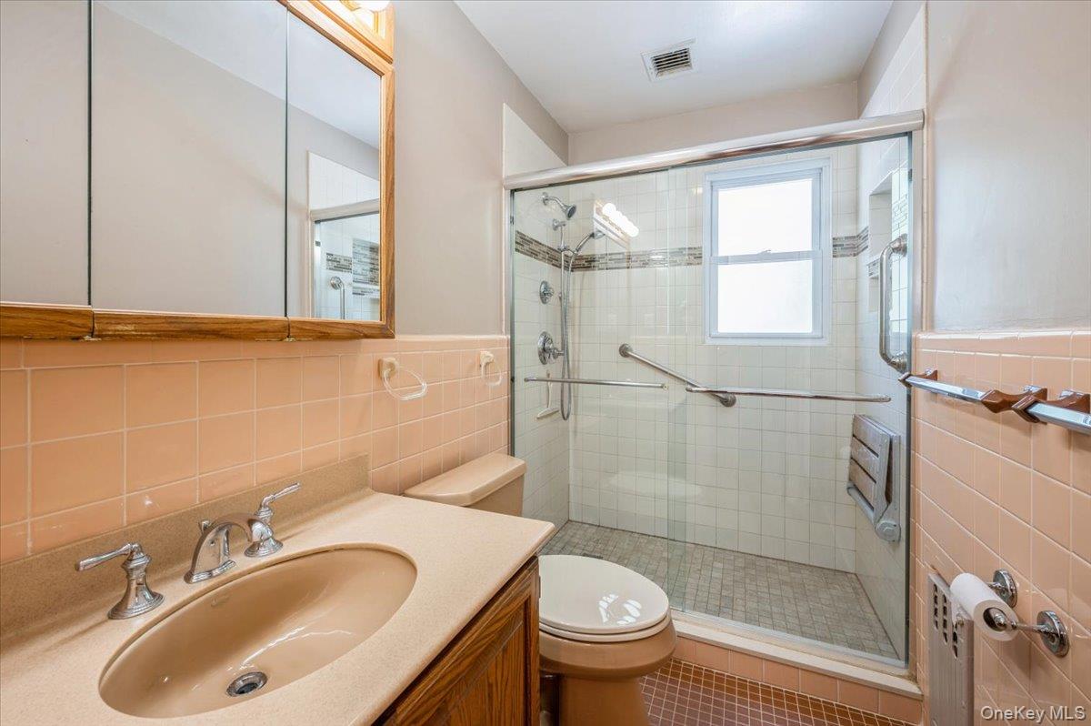 25 Lowerre Place, Valley Cottage, NY 10989