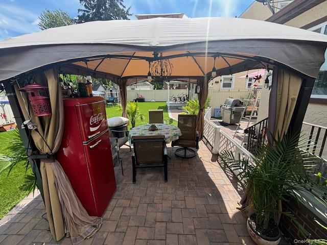 456 Macatee Place, Mineola, NY 11501