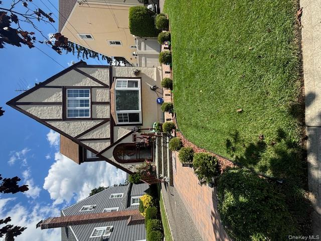 456 Macatee Place, Mineola, NY 11501