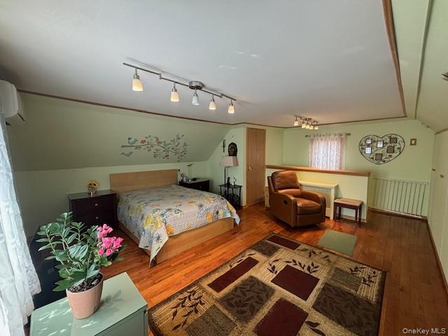 456 Macatee Place, Mineola, NY 11501