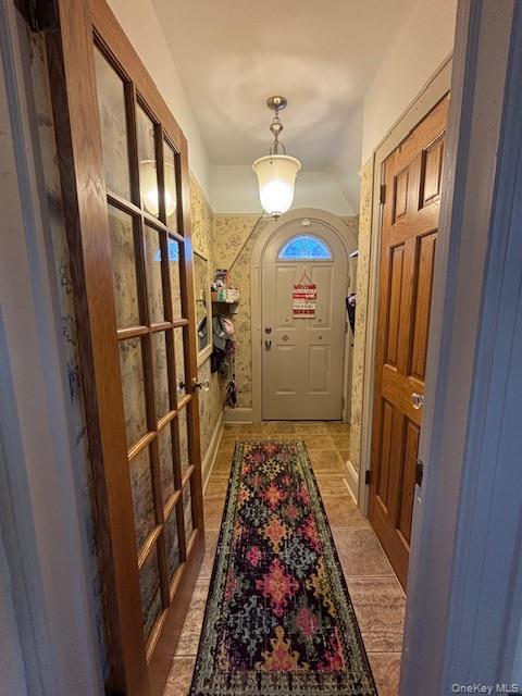 456 Macatee Place, Mineola, NY 11501