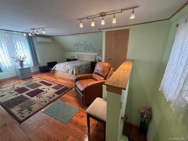 456 Macatee Place, Mineola, NY 11501