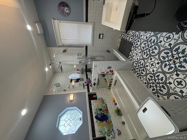 456 Macatee Place, Mineola, NY 11501