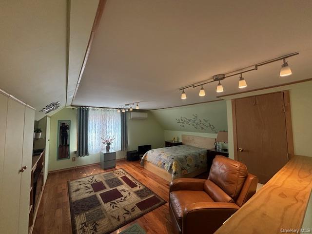 456 Macatee Place, Mineola, NY 11501