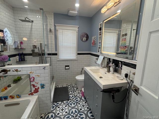 456 Macatee Place, Mineola, NY 11501