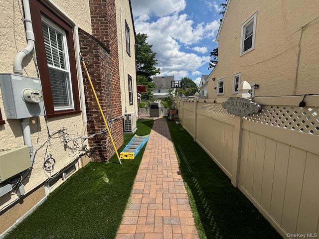 456 Macatee Place, Mineola, NY 11501