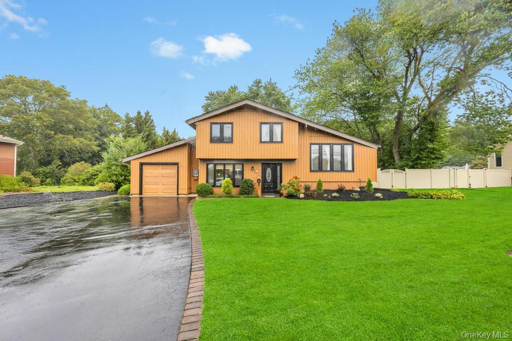 532 Ocean Avenue, Oakdale, NY 11769