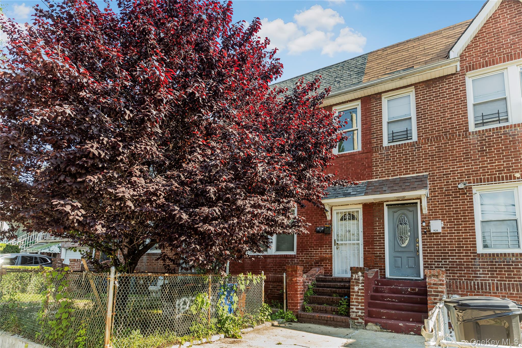 923 E 219 Street, Bronx, NY 10469