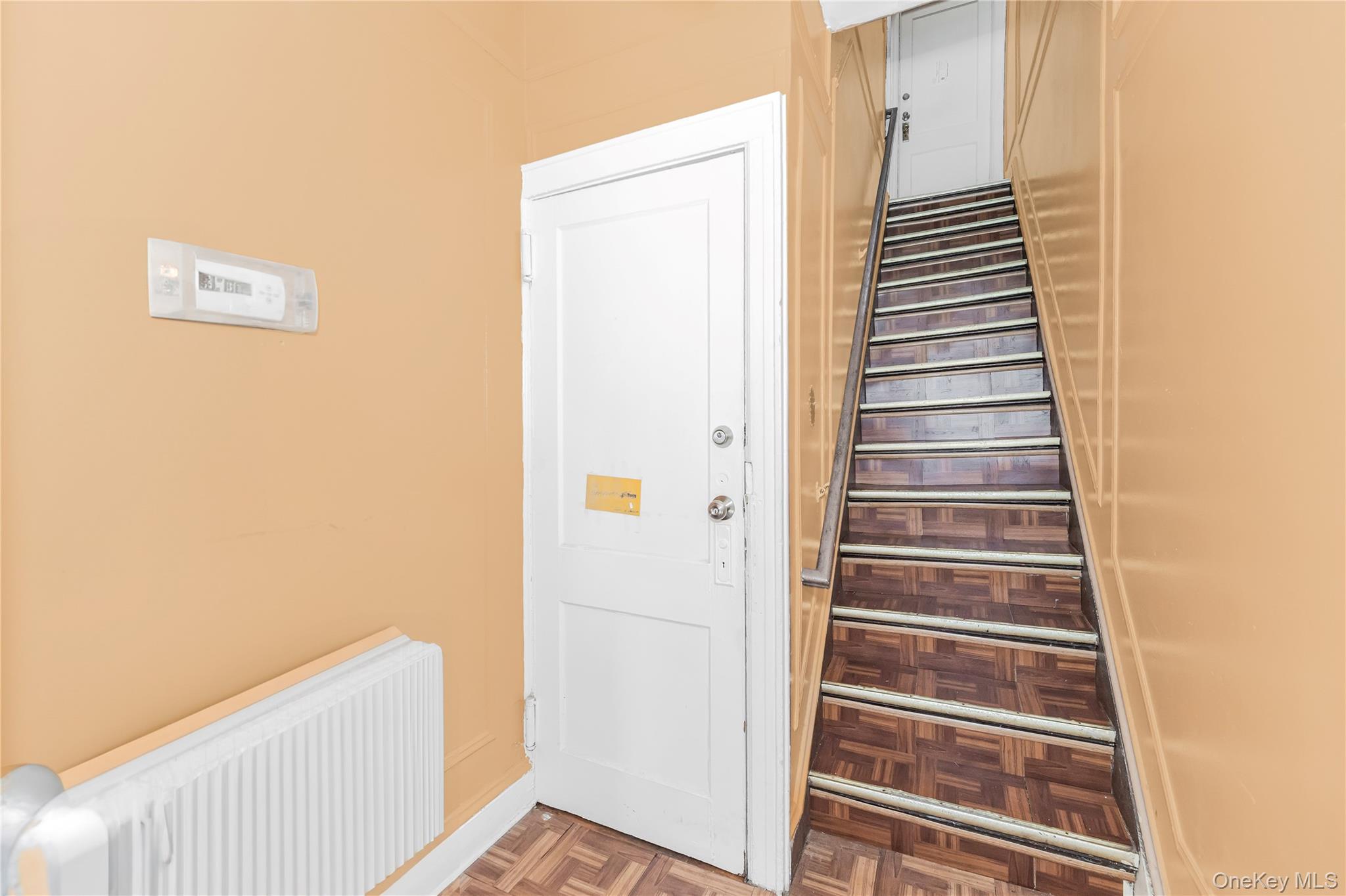 923 E 219 Street, Bronx, NY 10469