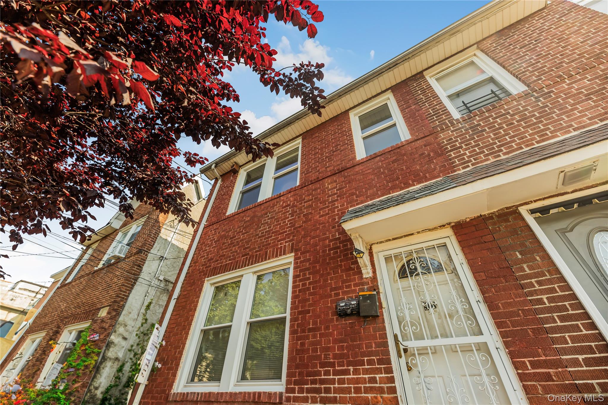 923 E 219 Street, Bronx, NY 10469