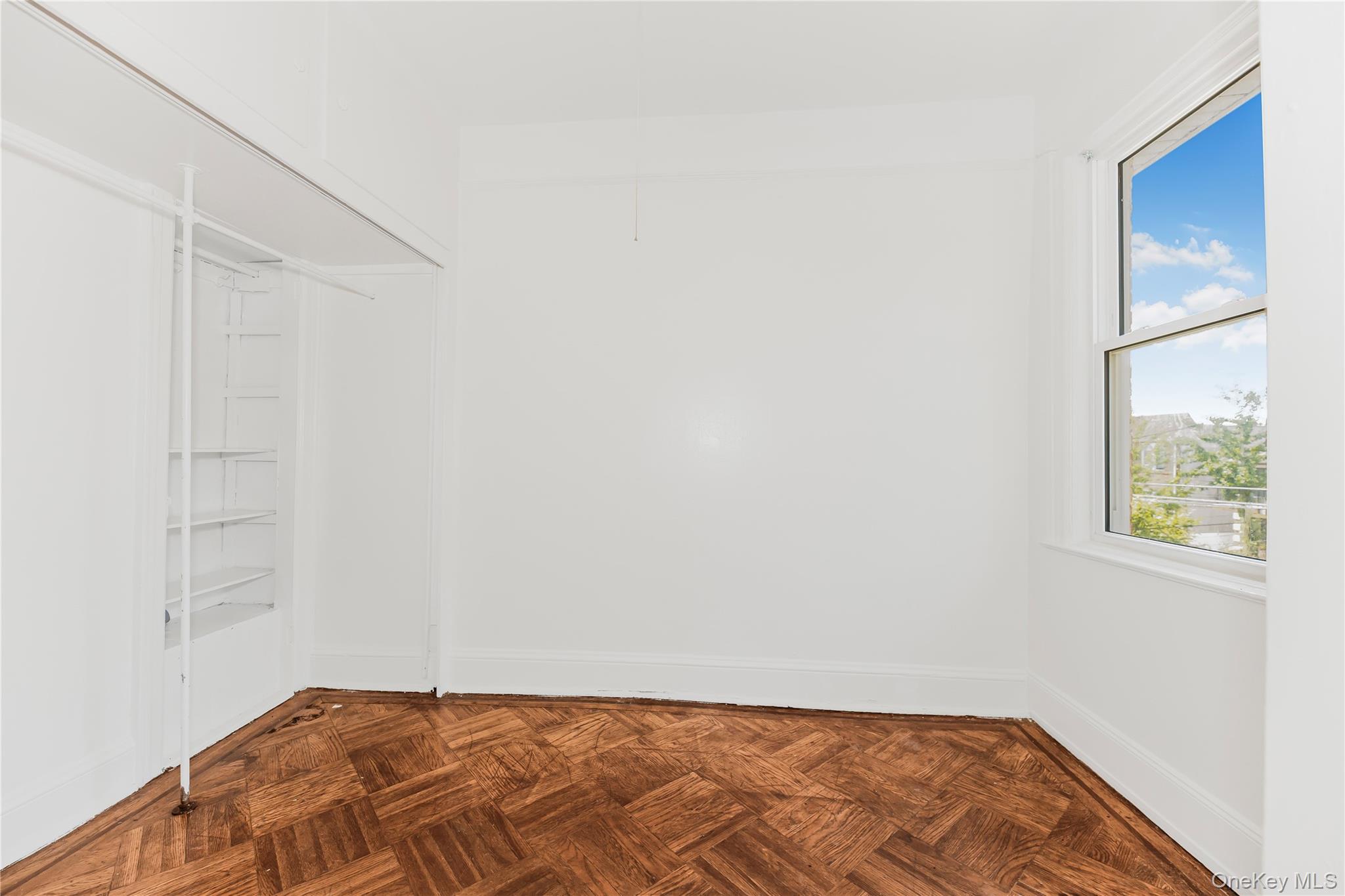 923 E 219 Street, Bronx, NY 10469